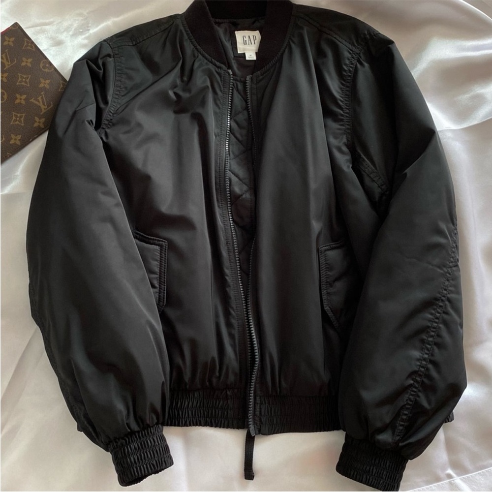 Women’s Gap Black Puffer Jacket